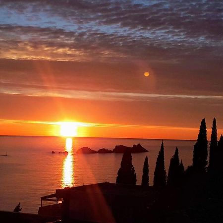Best4You Apartment - Sea View - 70 M2 - 2 Bedrooms Ragusa Esterno foto